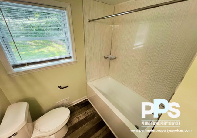 Photo - 1784 Temple Ave