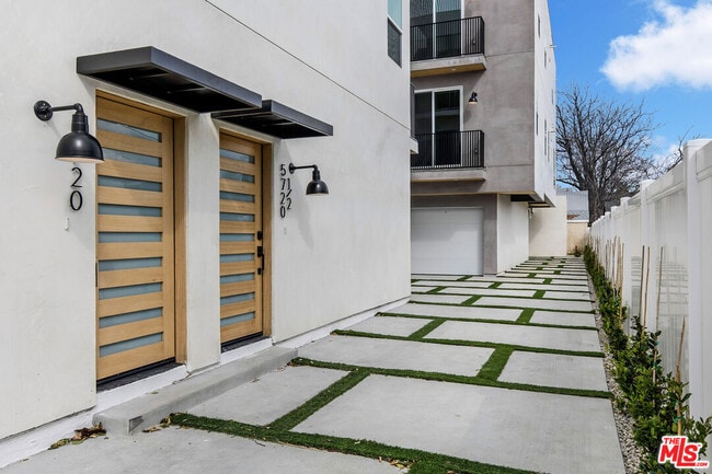 Building Photo - 5722 Fulcher Ave