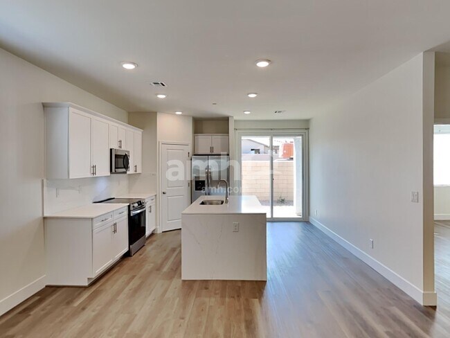 Photo - 513 Silverbell Fls Pl