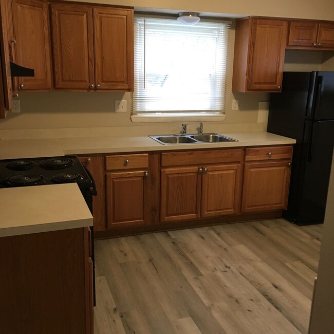 Nicely Remodeled 3 Bed 1.25 bath home - Nicely Remodeled 3 Bed 1.25 bath home