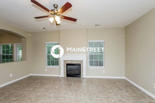 Photo - 4 Bedroom Pet-Friendly Home in Charlotte, NC with Main Street Renewal