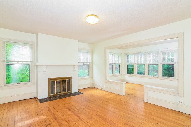 Photo - 509 6th St SE Unit 1