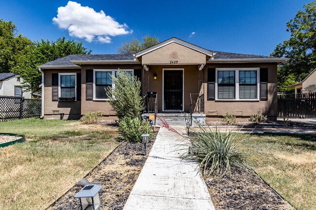 Building Photo - 2423 W Huisache Ave Rental