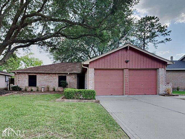 Photo - 16418 Forest Bend Ave House