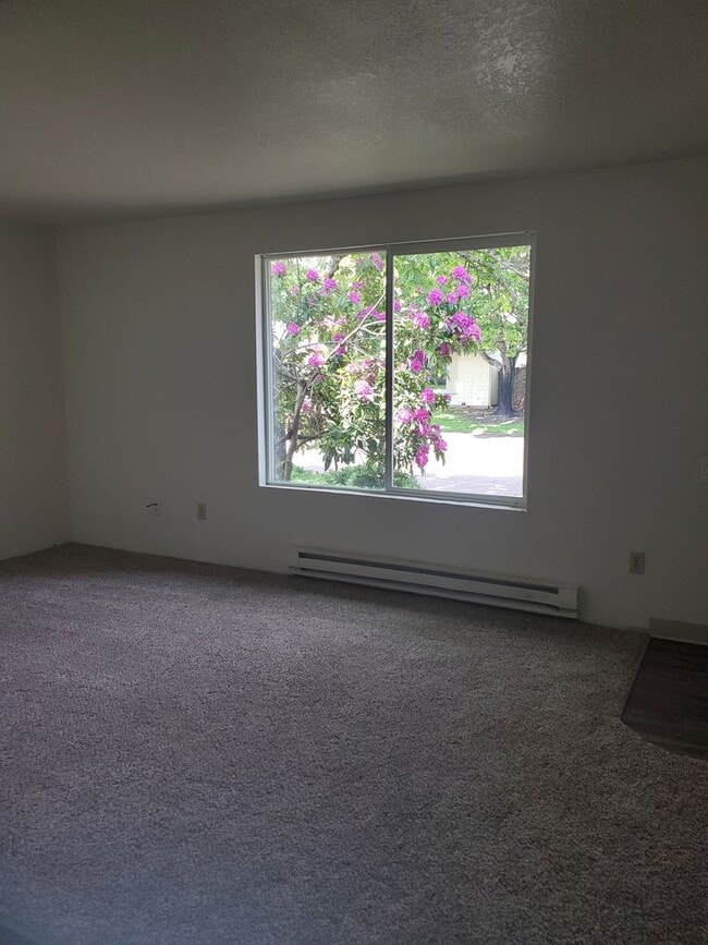 Photo - 2 bed 1 bath Duplex