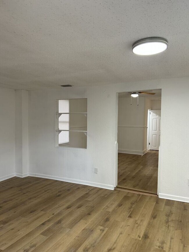 Beautifully Renovated 4/2 VOUCHERS ACCEPTED! Rental House Rental in