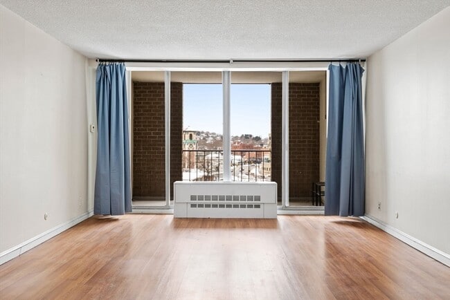 Photo - 33 Pond Ave Unidad 704