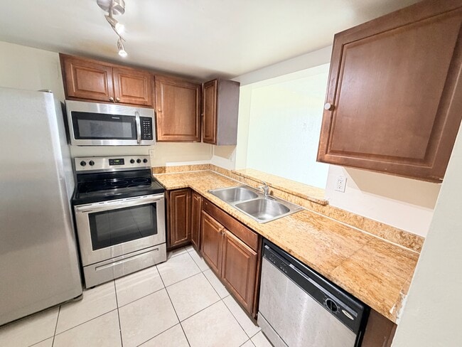 Photo - 496 NW 165th St