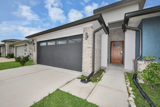 Building Photo - 1118 Hyde Lk Ln