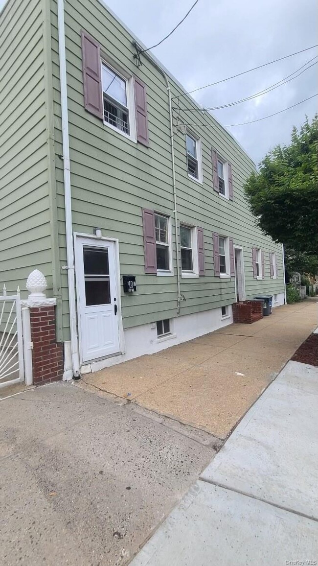 Building Photo - 18-40-40 123rd St Rental