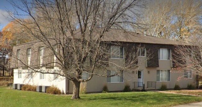 Building Photo - 336 W Cedar St