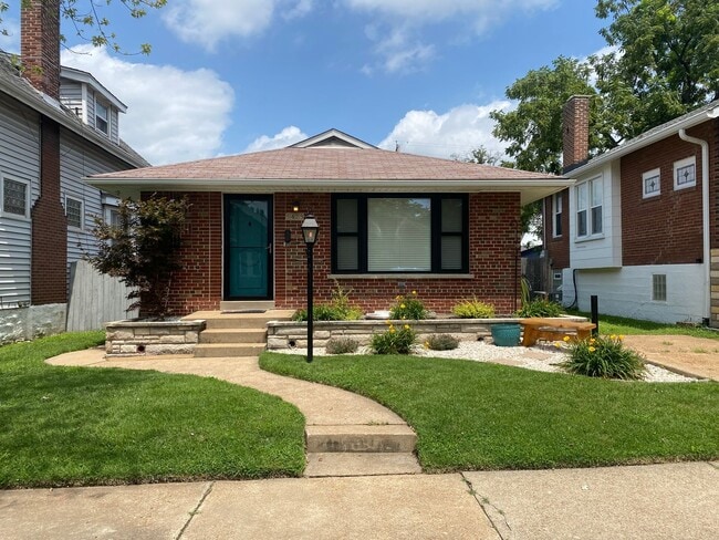 Building Photo - Newly Renovated Home with 2 Car garage in ...