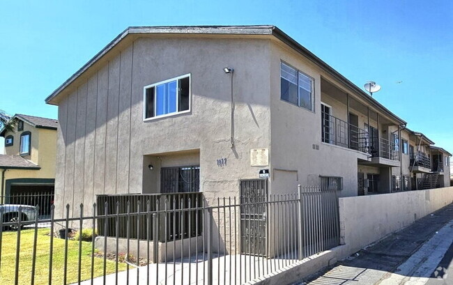 Building Photo - 1017 W 95th St Unit 4 Rental