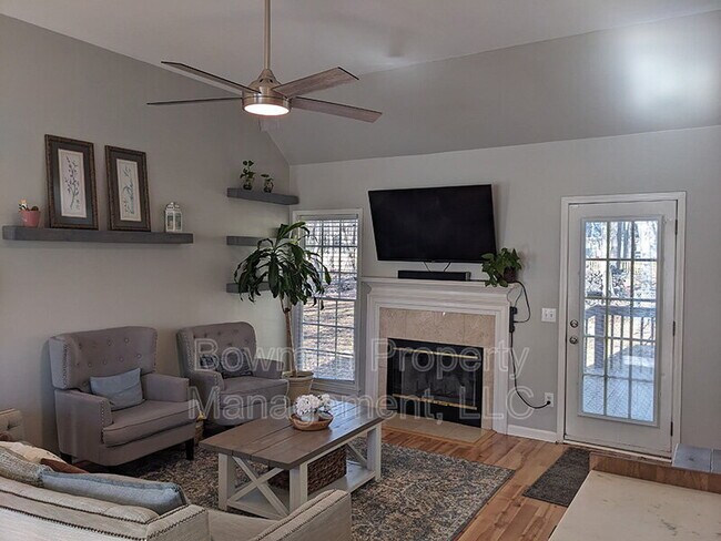 Photo - 180 Twin Creek Ct