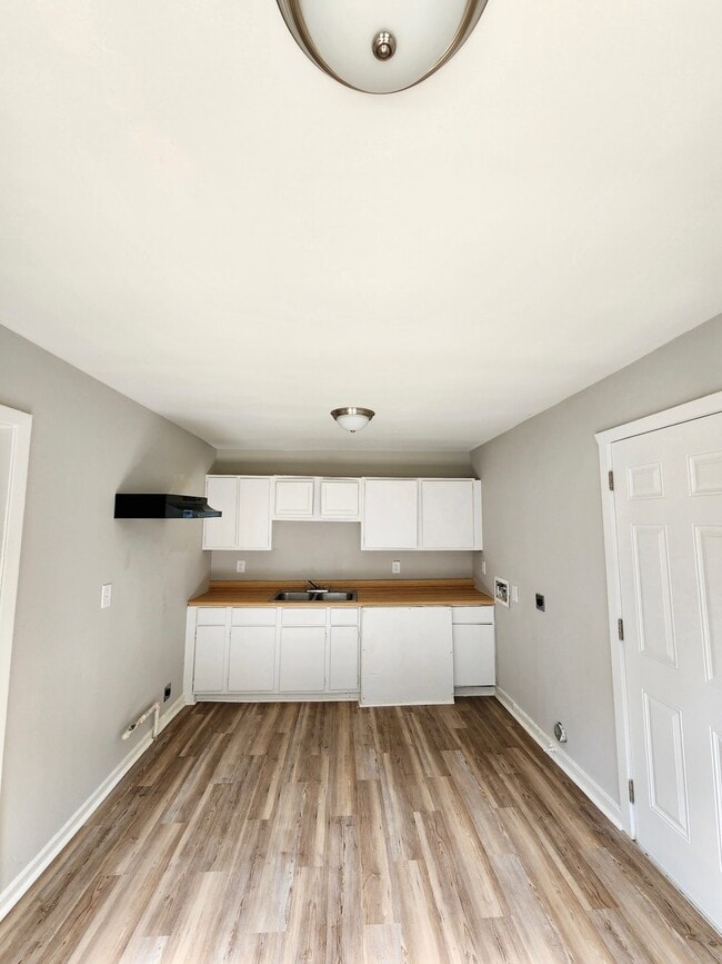 Photo - 2805 32nd Way SW