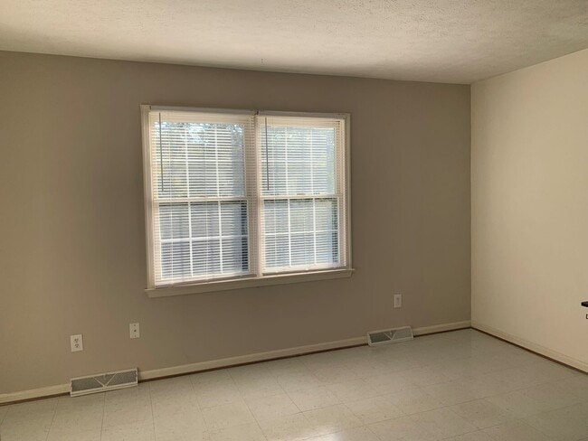 Photo - 277 Lakeview Dr Unit Apt #104