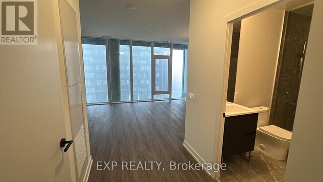 Photo - 1 Quarrington Lane Unit 2901