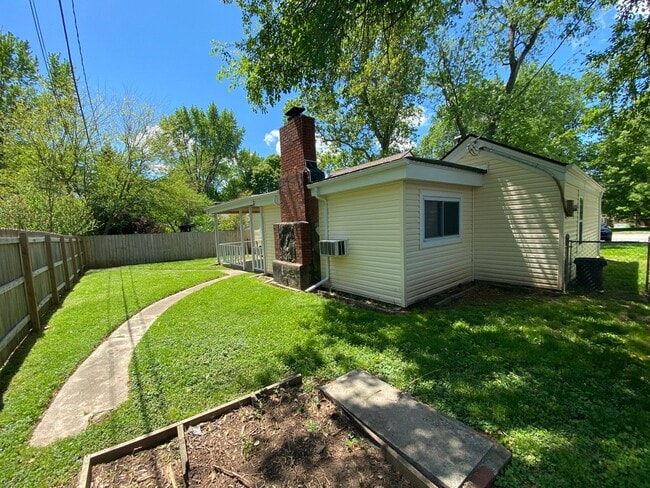 3 bd/1 ba 1,272 sqft single family home - 3 bd/1 ba 1,272 sqft single family home
