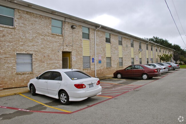 Photo - Oxford Apartments