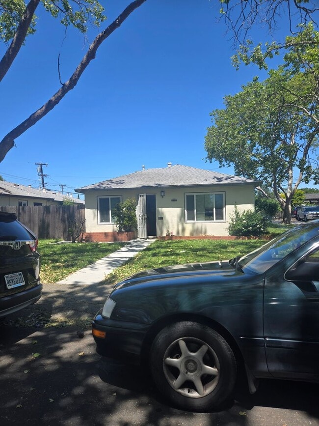 Building Photo - 512 Carpenter St Unit 512 Carpenter St