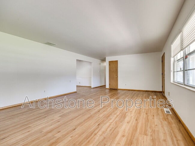 Photo - 3121 Lakeside Dr