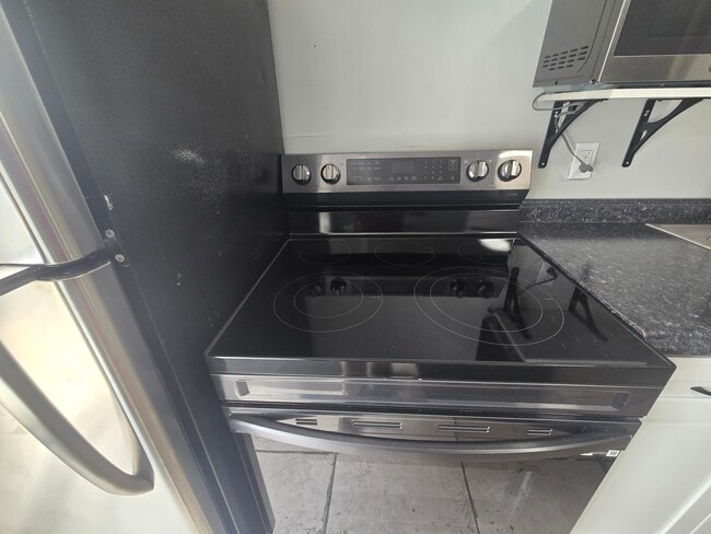 Photo - 5044 N Sydenham St