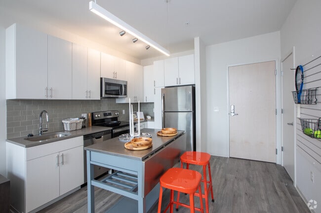 1BR, 1BA - 533SF Kitchen