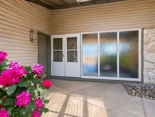 Photo - AVAILABLE JULY 20TH! Beautiful Views of Lake Sammamish, 5 bed/3 bath with Fully Fenced Yard