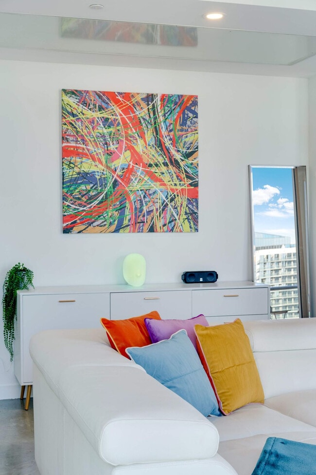 Photo - 151 SE 1st St Unidad FL30-ID1357114P