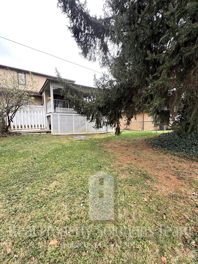 Photo - 2 bedroom home with fenced backyard