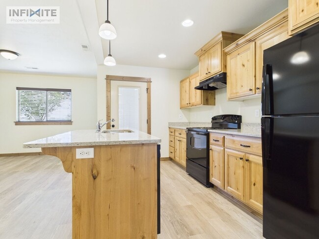 Photo - 3 Bedroom End Unit Condo in Bozeman