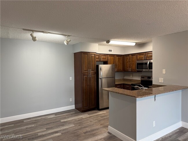 Building Photo - 13555 Eagle Ridge Dr Unit 911 Rental
