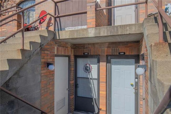 Photo - 3267 Niagara Sq