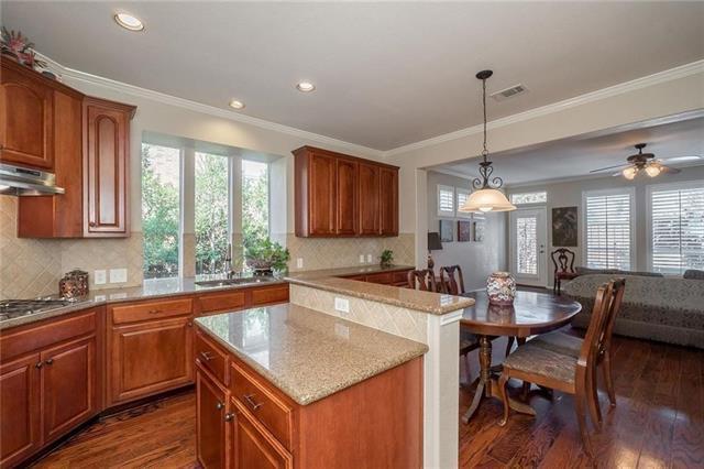 Photo - 2374 Aspermount Dr