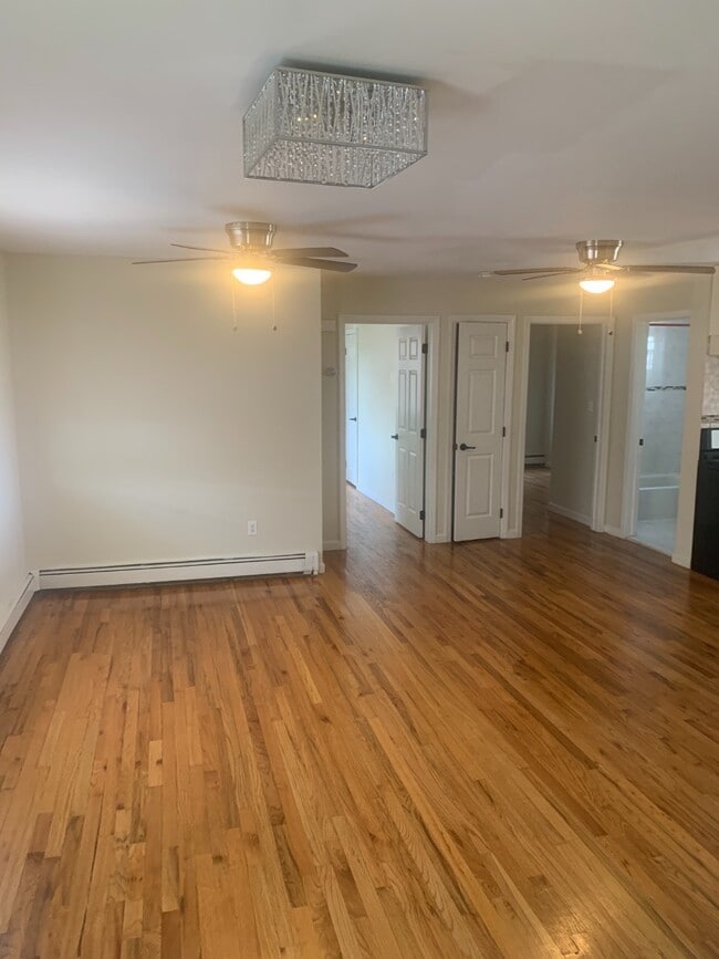 Photo - 7xx E 226th St