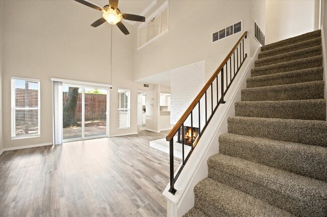 Photo - 4913 Burlingame Dr