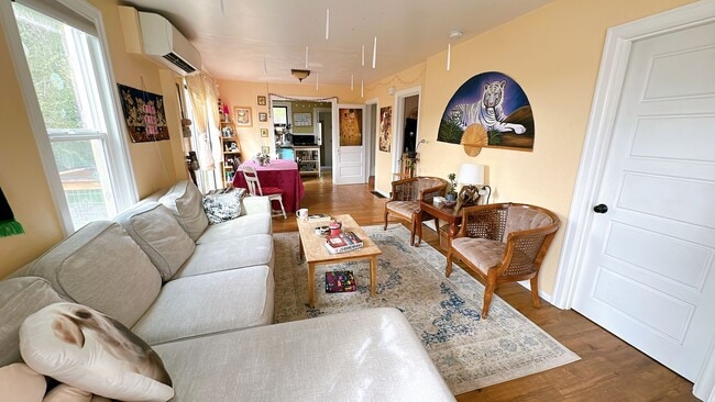 Photo - PRELEASE for Sept: 5bdrm/2 bath house on a great lot near WWU!