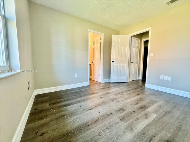 Photo - 504 Blackbird Ln Unidad A