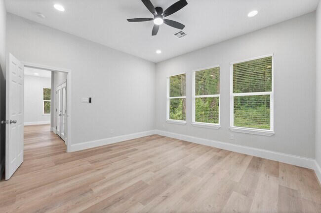 Building Photo - 478 Stephen F Austin Dr