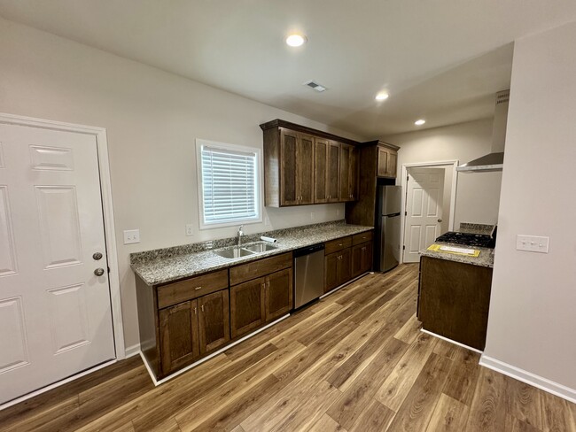 Building Photo - 16592 Jamilynn Dr Unit 1