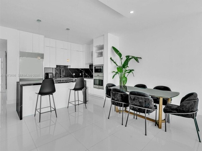 Photo - 2020 N Bayshore Dr