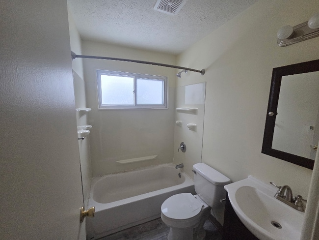 Photo - 339 Mathews Rd