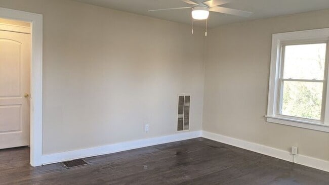 Photo - 2 Bed/1 Bath Home in Columbia w/Fence!