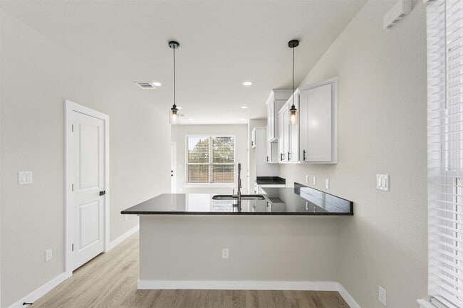 Photo - 1504 Clay St