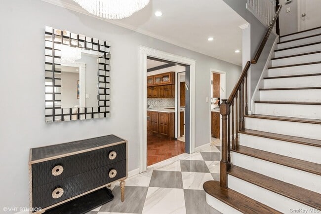 Photo - 729 Wilson St