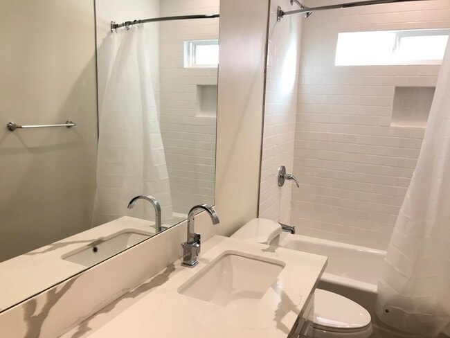 Photo - 1327 N Kingsley Dr Unit 3