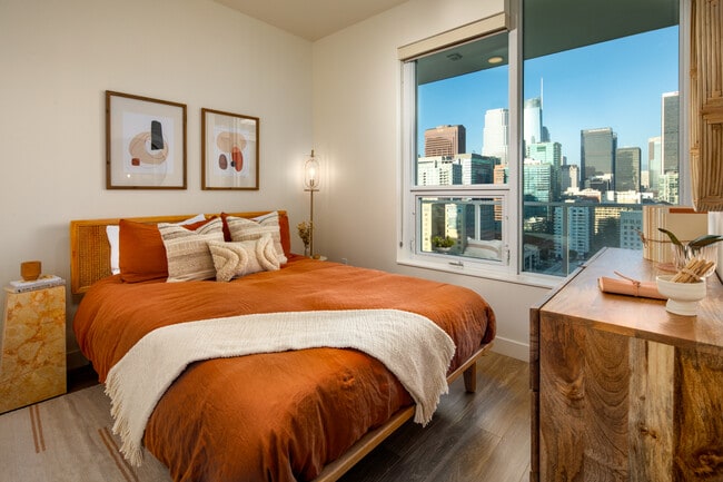 Photo - 1133 S Hope St