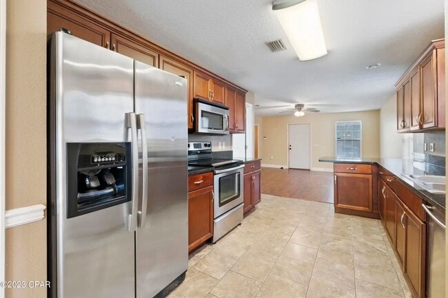 Photo - 3 Bedroom / 2 Bath Townhome