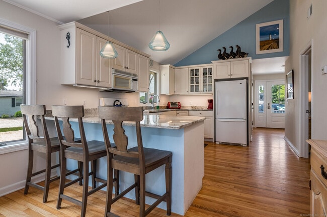 Photo - 153 Shore Rd