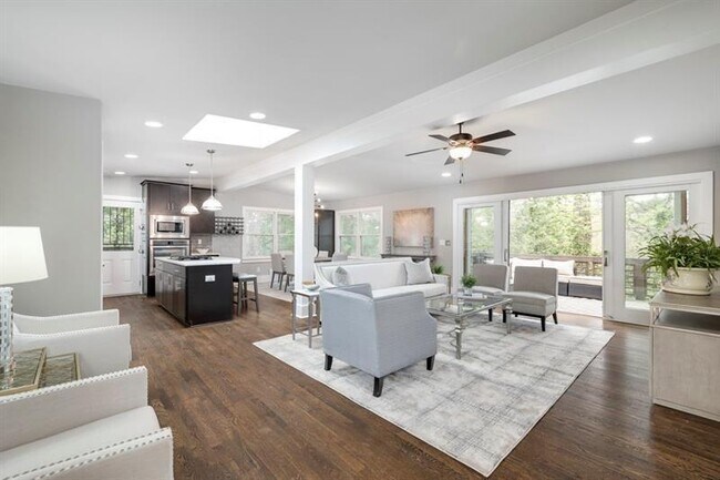 Photo - 1921 Walthall Dr NW